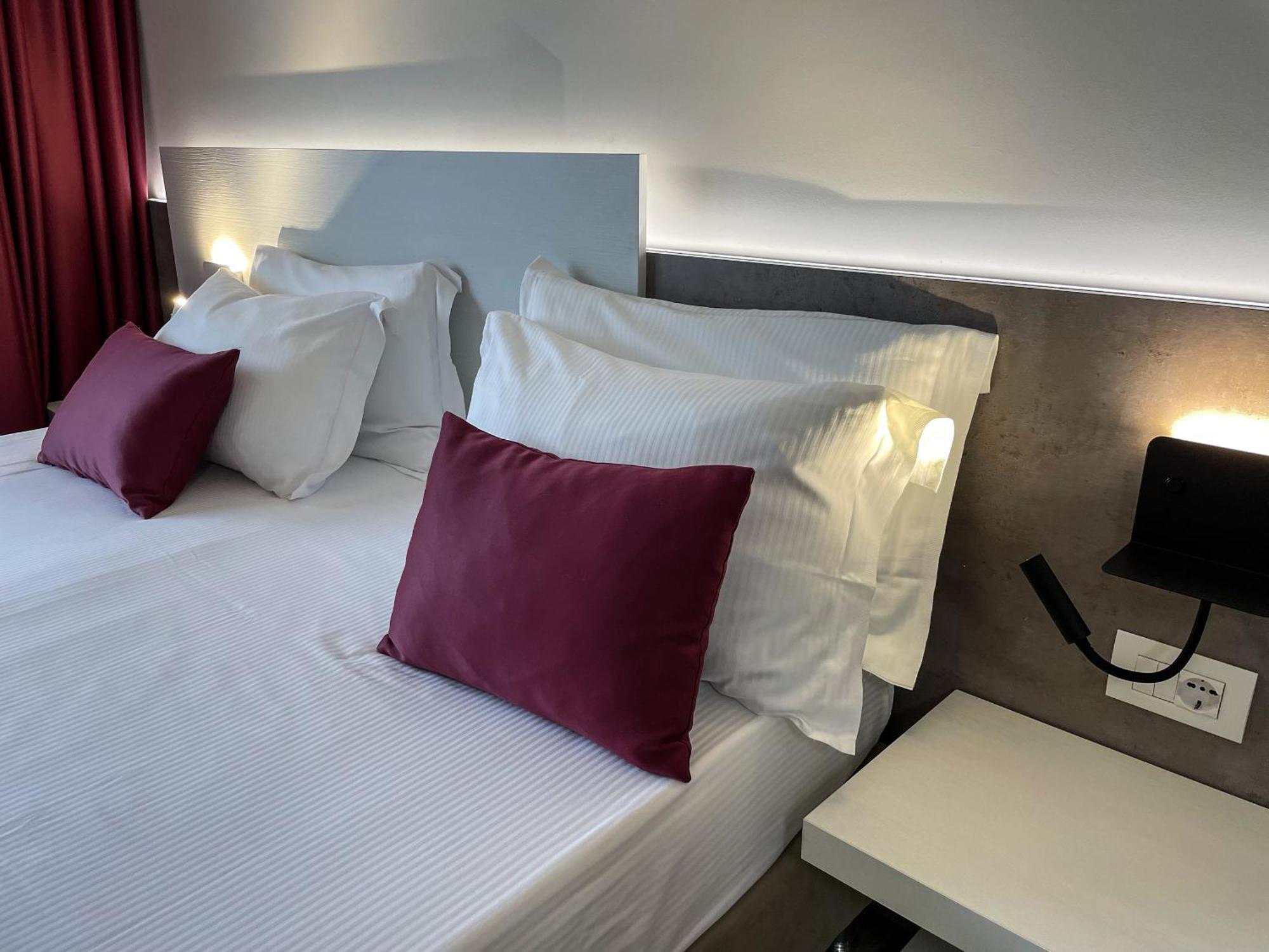 Hotel Oasi Beach Malcesine Luaran gambar