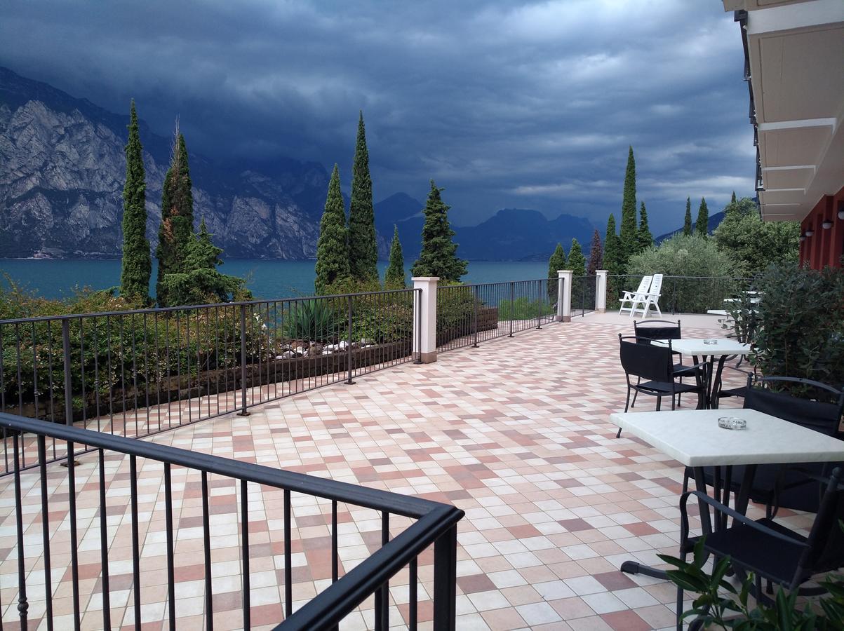 Hotel Oasi Beach Malcesine Luaran gambar
